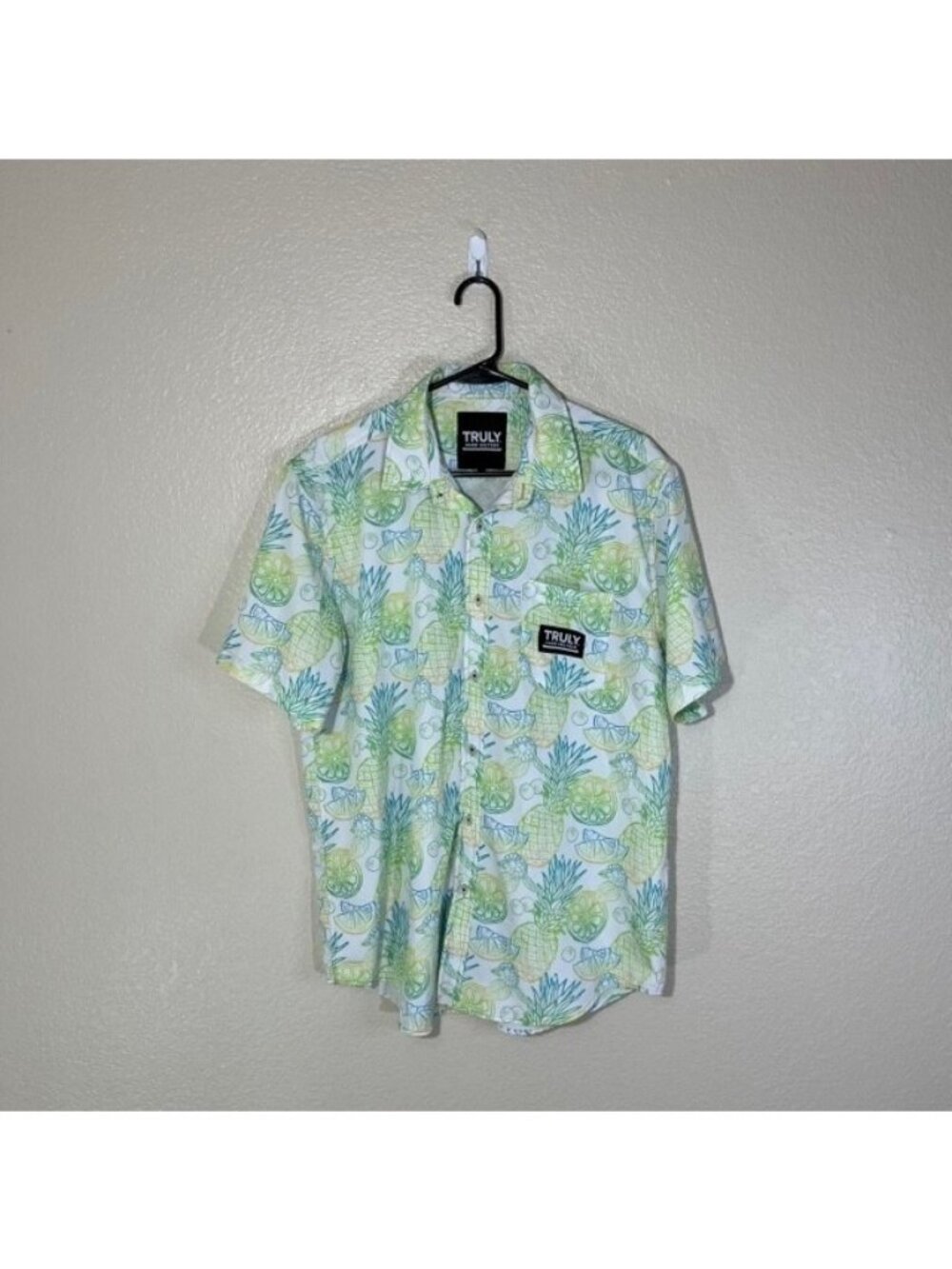 Truly Hard Seltzer Shirt Mens Large Party Short Sleeve Button Up Hawaiian Floral
